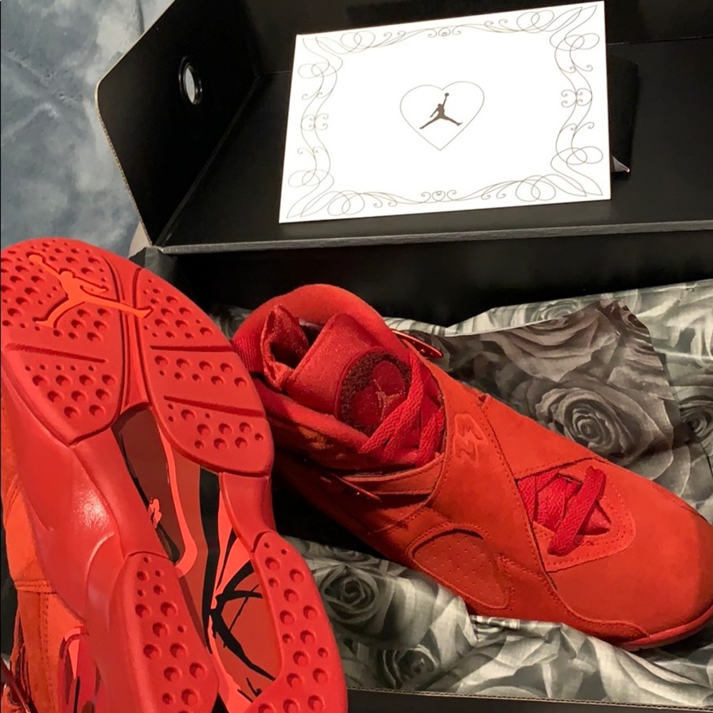 WOMANS AIR JORDAN RETRO 8 VALENTINES DAY EDITION